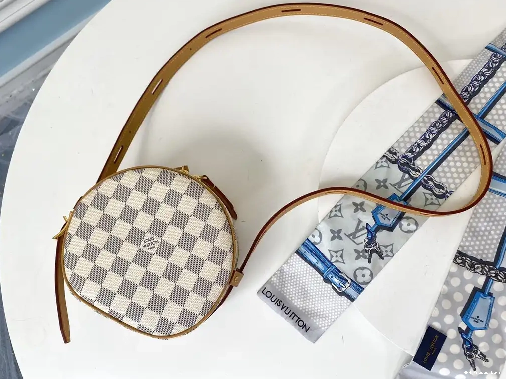 PM BOITE SOUPLE VUITTON CHAPEAU LOUIS 0601